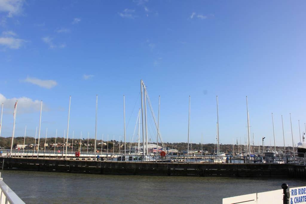 Stunning- The Nautilus Bungalow Cowes Iow ภายนอก รูปภาพ