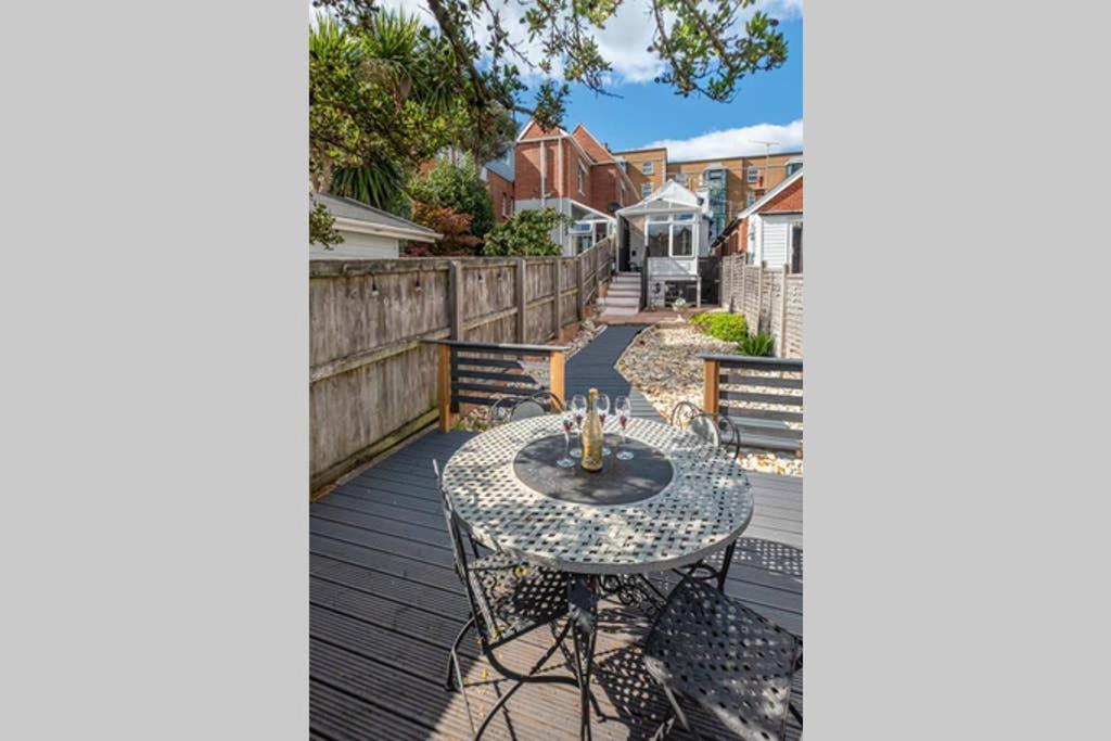 Stunning- The Nautilus Bungalow Cowes Iow ภายนอก รูปภาพ